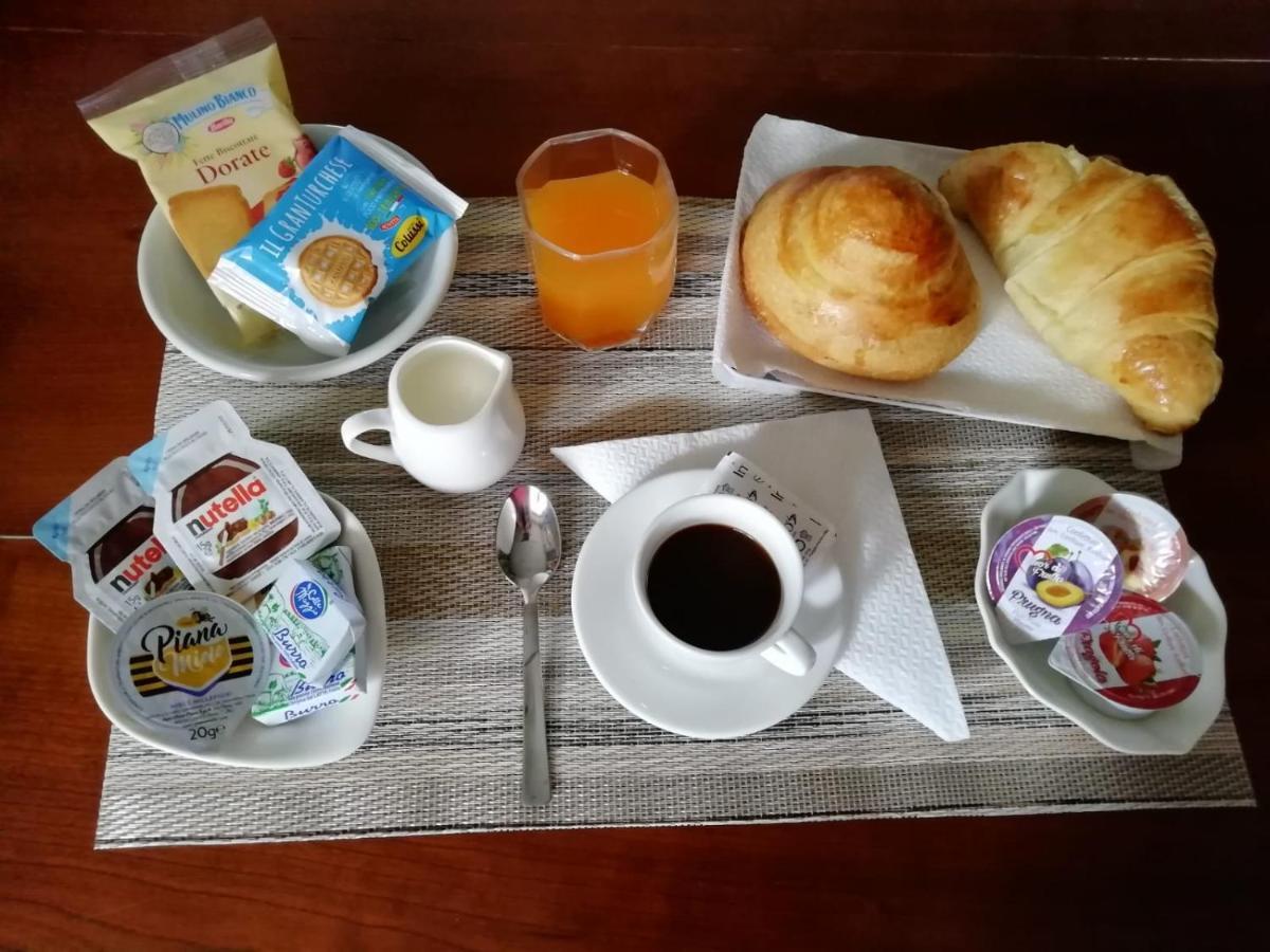 Rosso Di Sera Nápoly Kültér fotó